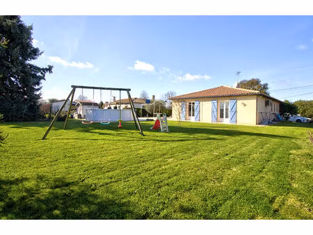 brax - maison de plain-pied de 135m² avec terrasse  garage et jardin quartier calme !