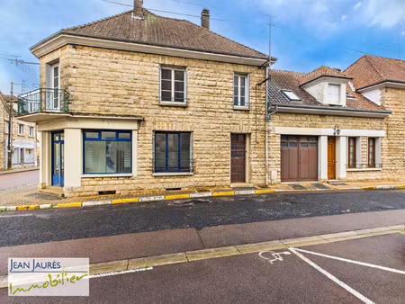 brienne-le-château immeuble mixte avec grand appartement e