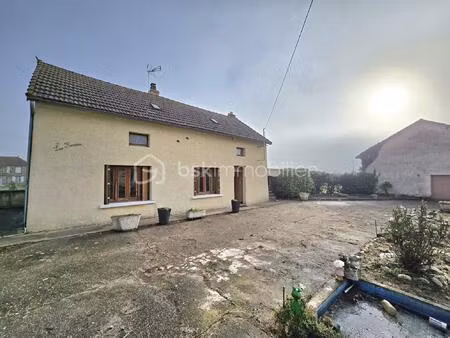 maison de 65 m² à saint-priest-bramefant