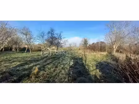 terrain de 1 640 m² à rolampont