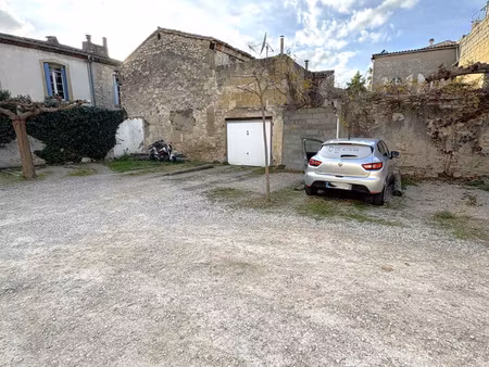 à louer emplacement parking moto centre-ville de lunel
