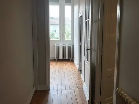 a louer beau t2bis /t3 75 m2 tres lumineux quartier croix blanche