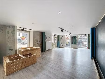 surface commerciale à louer de 200 m² à ciney (vbd59945)