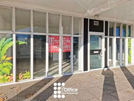 location bureaux et commerces aux sables-d'olonne (85100) : à louer / 45m² les sables-d'ol