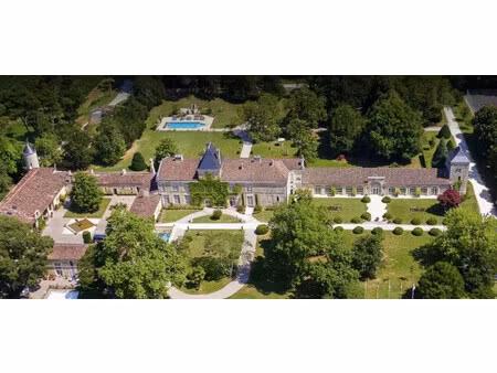 vente château lignan de bordeaux  2000m² 40 pièces 9 800 000€ avec piscine