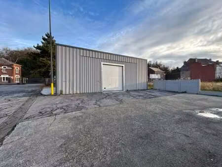 entrepôt de 130 m² dans site sécurisé