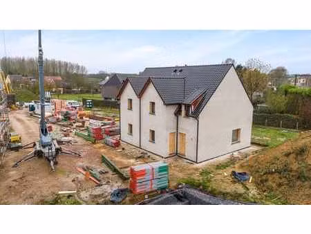 maison semi-ouverte et écoénergétique à vendre à mollem
