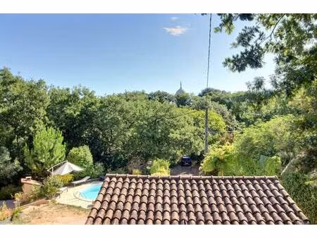 villa avec piscine 4 pièces 125 m² + studio indépendant 30 m² - 399 500 euros -