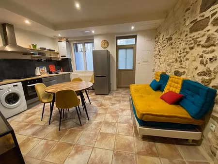 location appartement 3 pièces 63 m² à arles (13200)  837 €
