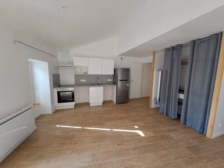 location duplex 2 pièces 50 m² à saint-jean-d'angély (17400)  660 €