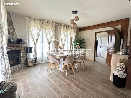 pavillon sur sous-sol  4 chambres sur 1035m² de terrain