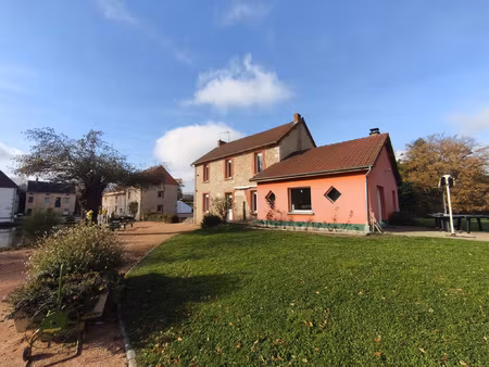 ensemble immobilier avec gîte à 10 km de vichy