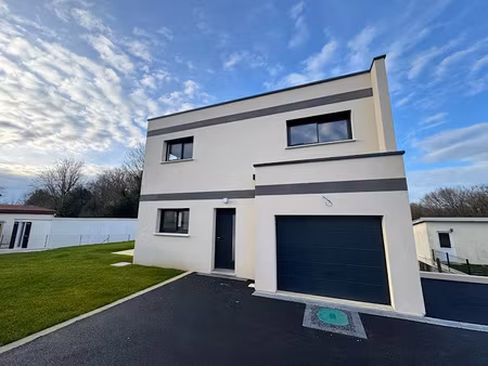 location maison 5 pièces 109 m² à belbeuf (76240)  1 370 €