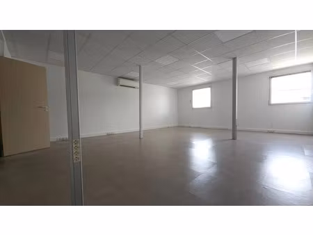 location locaux professionnels 3 pièces 54 m² à champlan (91160)  972 €