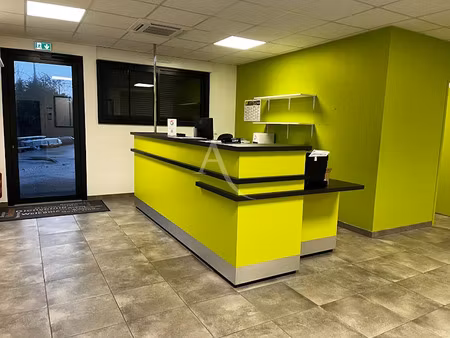 location locaux professionnels 480 m² à tonnay-charente (17430)  5 260 €