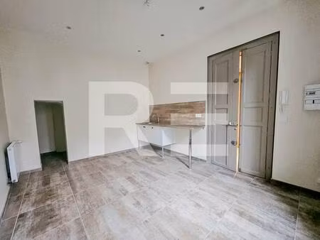 locaux à louer beauvoisin