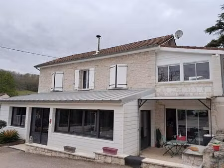 deux maisons en pierre sur 5000 m² de terrain