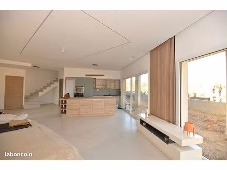 villa 5 pièces 130 m²