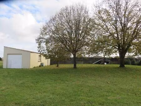 vente terrain à machecoul-saint-même (44270) : à vendre / 742m² machecoul-saint-même