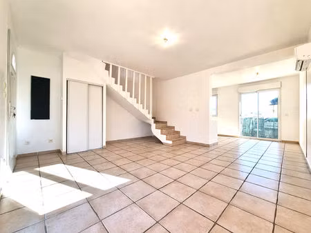 location : appartement f3 (60 m²) à borgo