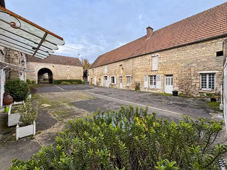 corps de ferme cires les mello