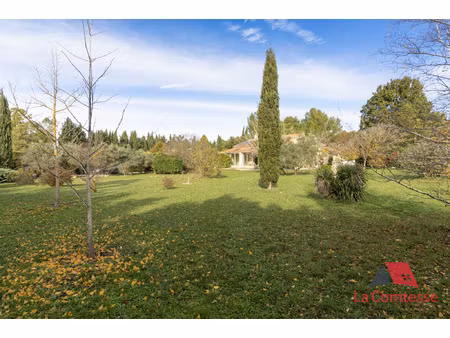 maison individuelle de plain-pied sur une parcelle de 4000m2