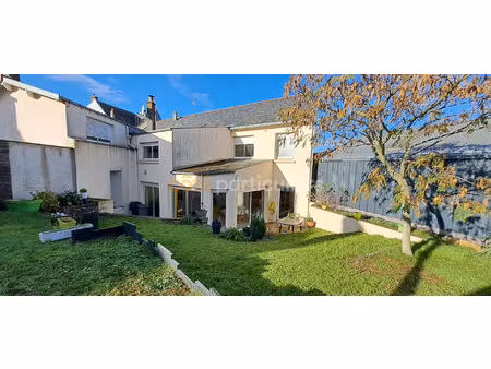 belle maison de 200 m2 et 150 m2 à rénover
