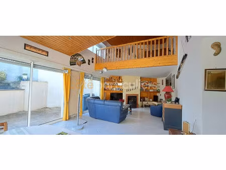 maison de caractère de 200 m² et 150 m² à rénover  possibilité 2 habitations