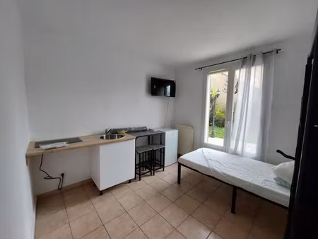 location meublée appartement 1 pièce 9 m² à lieusaint (77127)  490 €