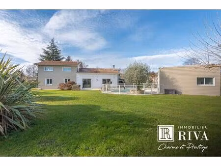 belle maison - 5 ch - 165 m2 - 2500 m2 de terrain