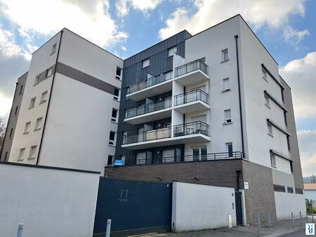 a vendre maromme studio avec balcon et parking