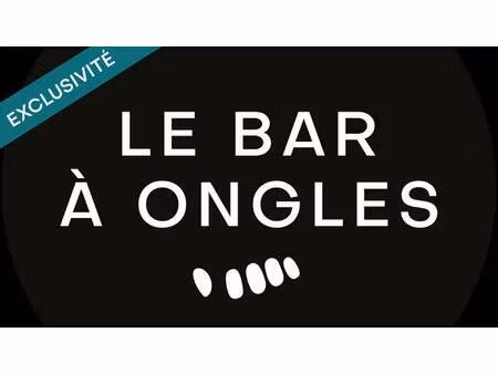 bar à ongles en emplacement privilégié