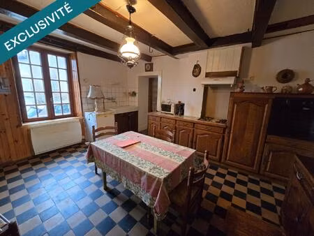 maison de village avec trois chambres