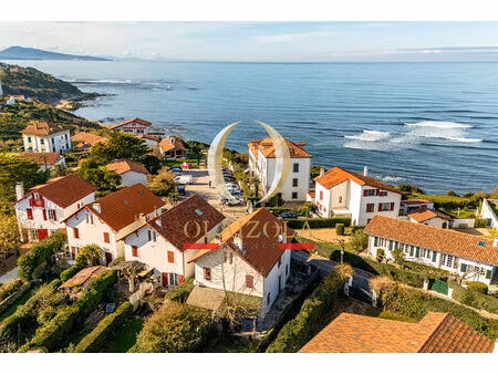 bidart / parlementia - maison avec deux logements  situation exceptionnelle.