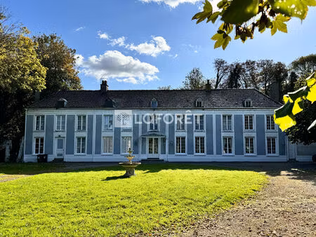 chateau du 18ème siecle - chambres d'hôtes - gîtes - parc arboré - étang - dépendances
