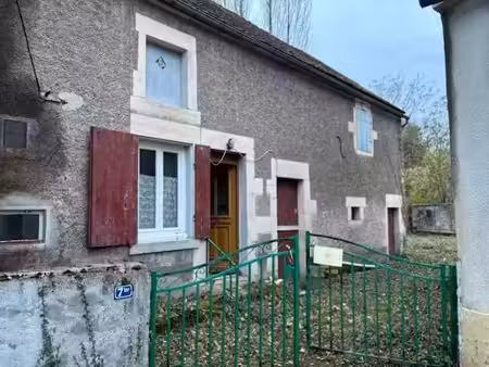 vente maison 4 pièces 106 m² à corvol-l'orgueilleux (58460)  23 400 €