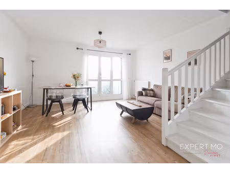 duplex 3 pièces – dernier étage • ascenseur • montigny-le-bretonneux (plan de trou)