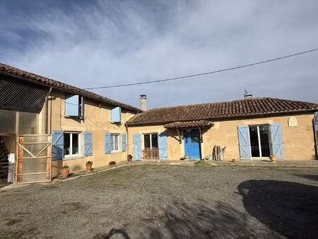 grande maison familiale avec lac privé  installations équestre