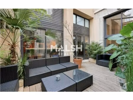 location local professionnel 497m²