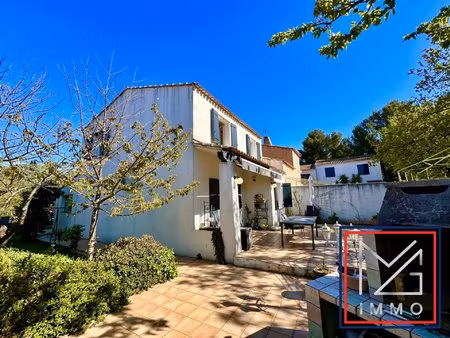 sanary secteur residentiel maison t4 avec garage