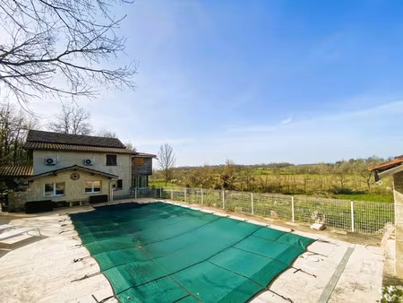 maison à vendre montreal 6 pièce(s) 180m2 269 900€