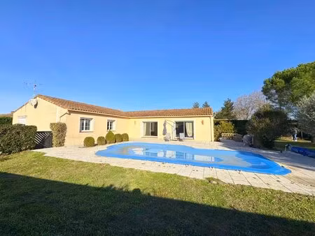 maison familiale tout confort avec piscine.
