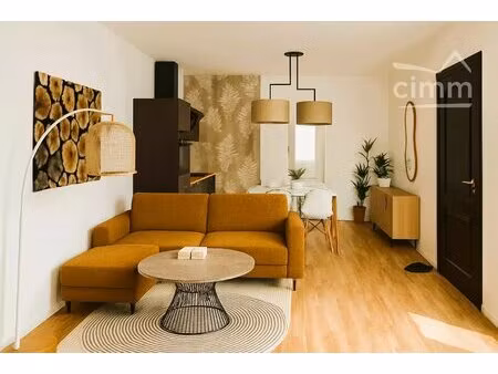 à vendre – t2 d'environ 34m2 à rénover avec jardin privatif