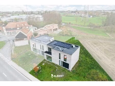 ruime nieuwbouwwoning met alle comfort!