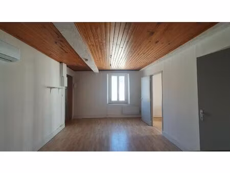 location appartement 3 pièces 54 m² à tarascon-sur-ariège (09400)