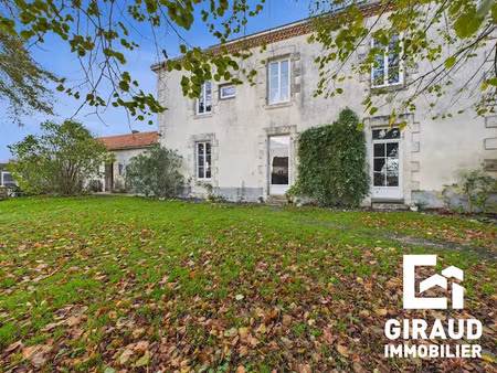 vente maison 7 pièces 215 m² à nalliers (85370)  221 450 €