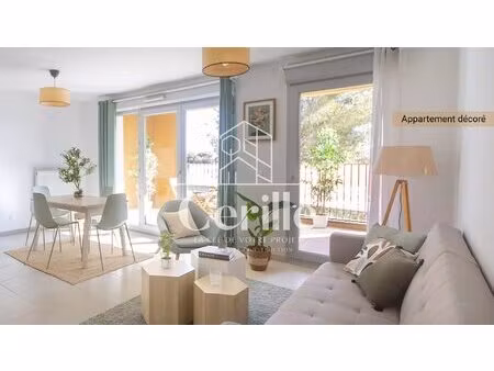 prochainement disponible – spacieux t4 avec grande loggia à martigues