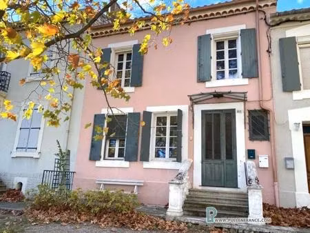 jolie maison au bord du canal avec jardin et piscine dans un village animé près de...