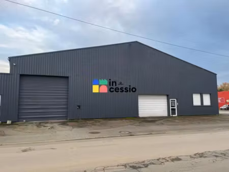 st pavace loue local d'activité de 600 m² environ