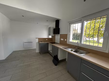 location maison 3 pièces  59.00m²  saint